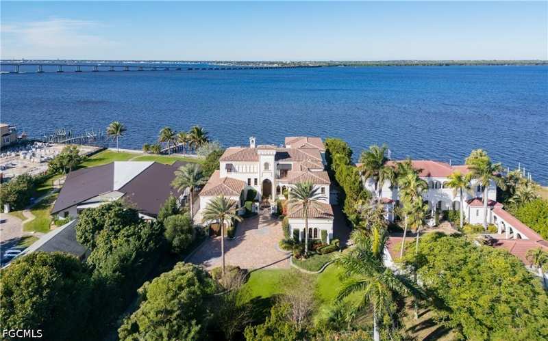 5 bedroom SingleFamilyResidence at 3836 Harold Ave, Fort Myers, Fort Myers — photo 1