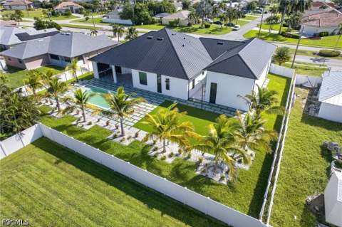3918 Oasis Blvd, Cape Coral FL - photo 6 of 58