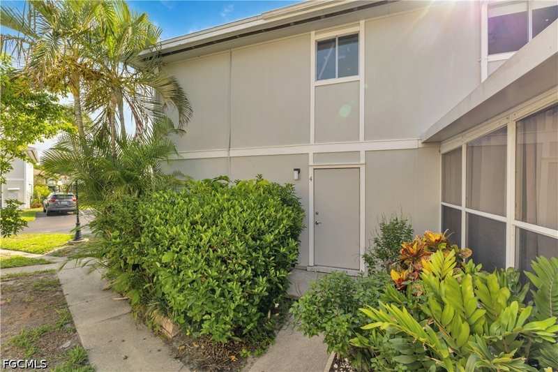2 bedroom Condominium at 3284 Royal Canadian Trce 4, Provincetown, Fort Myers — photo 1