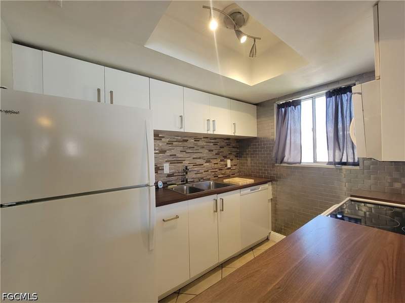 2 bedroom Condominium at 3284 Royal Canadian Trce 4, Provincetown, Fort Myers — photo 2