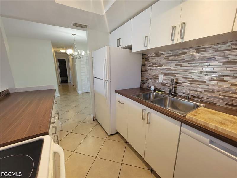 2 bedroom Condominium at 3284 Royal Canadian Trce 4, Provincetown, Fort Myers — photo 5