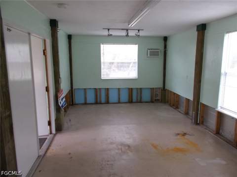 7076 Maida Ln, Fort Myers FL - photo 10 of 14