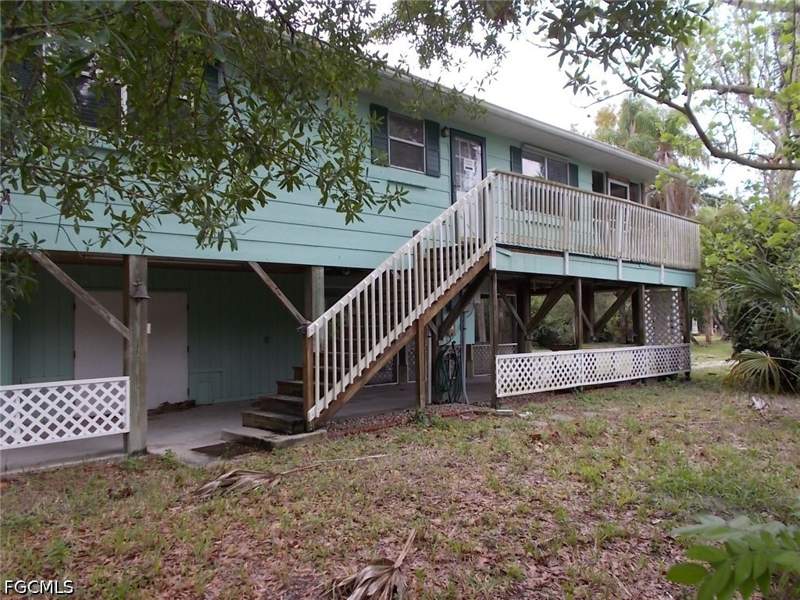 2 bedroom SingleFamilyResidence at 7076 Maida Ln, Fort Myers, Fort Myers — photo 2
