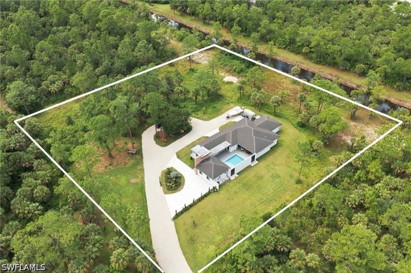 4 bedroom SingleFamilyResidence at 2354 8th Ave NE, Golden Gate Estates, Naples — photo 5