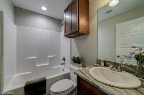 6123 Hendley Ct, Fort Myers FL - photo 13 of 19