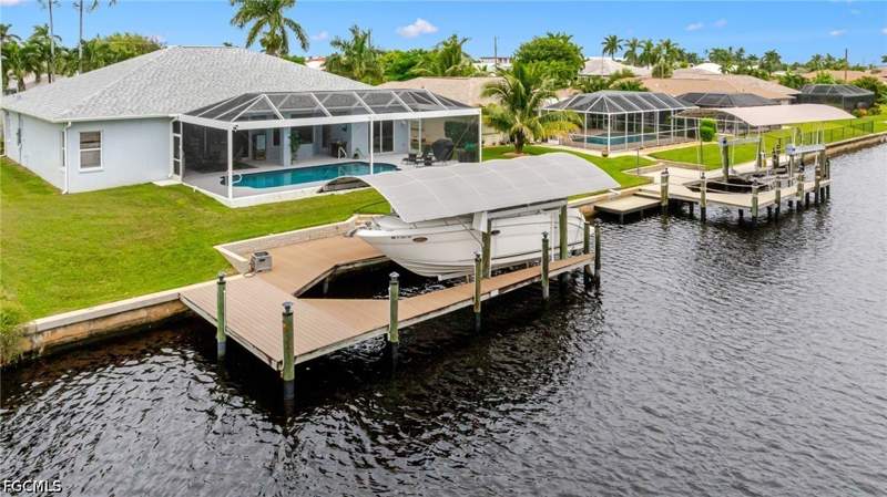 3 bedroom SingleFamilyResidence at 2026 SE 29th St, Cape Coral, Cape Coral — photo 3