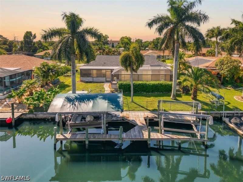 3 bedroom SingleFamilyResidence at 1909 SE 16th St, Cape Coral, Cape Coral — photo 1