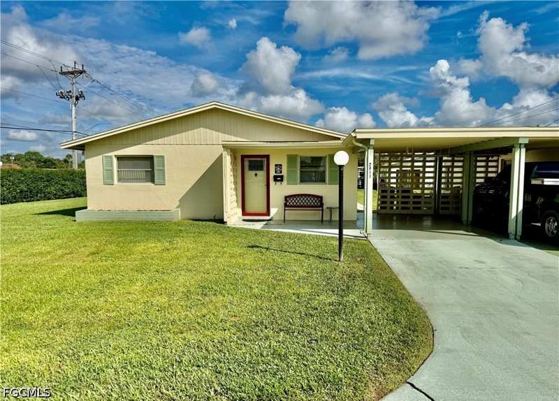 2 bedroom Attached at 2311 Narcissus Ct, Camille Gardens, Lehigh Acres — photo 1