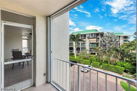 848 Collier Ct 304, Marco Island FL - photo 18 of 46