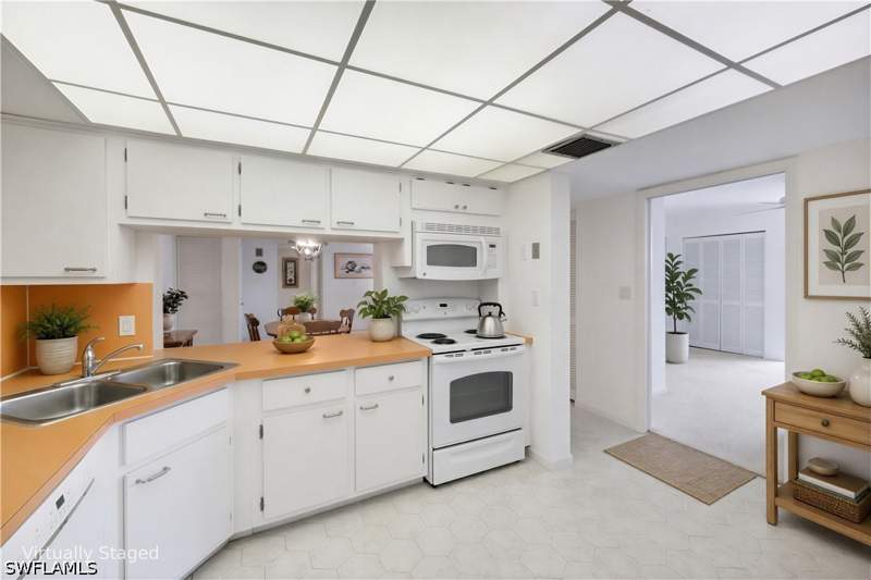 2 bedroom Condominium at 848 Collier Ct 304, Nautilus, Marco Island — photo 2