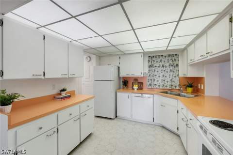 848 Collier Ct 304, Marco Island FL - photo 20 of 46