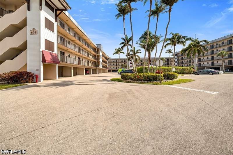 2 bedroom Condominium at 803 River Point Dr 306B, Beaumer, Naples — photo 3