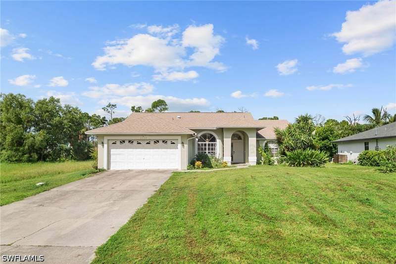 3 bedroom SingleFamilyResidence at 3730 SW 21st Pl, Cape Coral, Cape Coral — photo 2