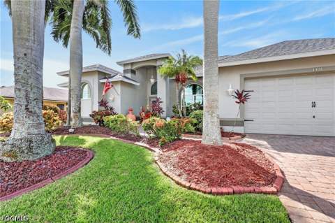 1416 SW 49th Ter, Cape Coral FL - photo 6 of 55