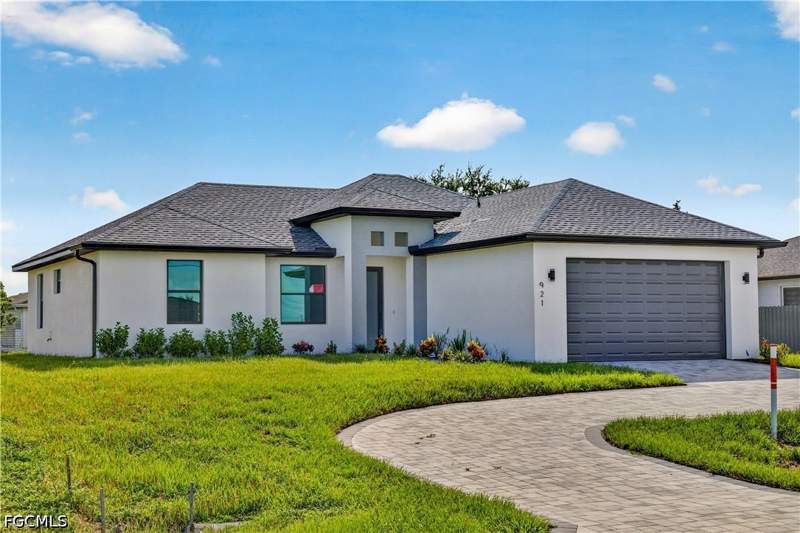 3 bedroom SingleFamilyResidence at 921 Chiquita Blvd N, Cape Coral, Cape Coral — photo 3