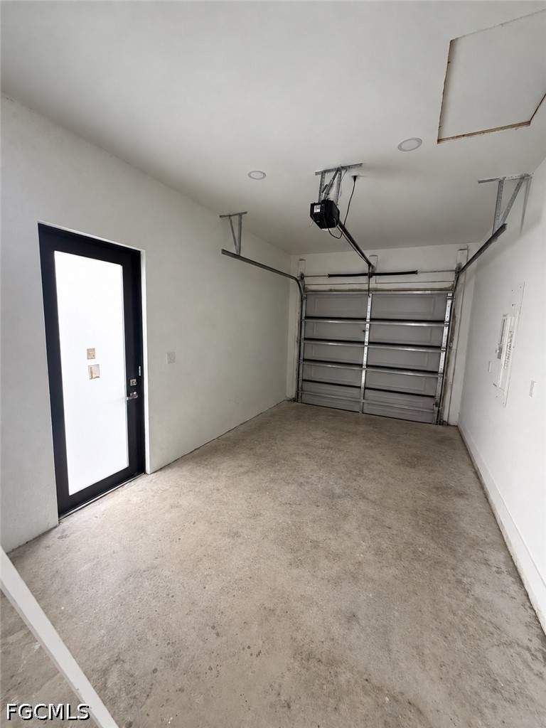 3 bedroom SingleFamilyResidence at 2905 Curtis Ave S, Lehigh Acres, Lehigh Acres — photo 4