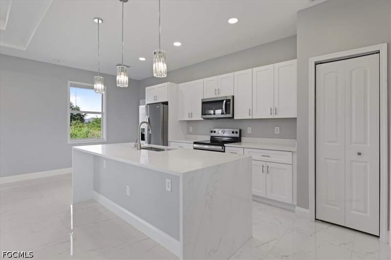 3 bedroom SingleFamilyResidence at 2700 25th St SW, Lehigh Acres, Lehigh Acres — photo 2