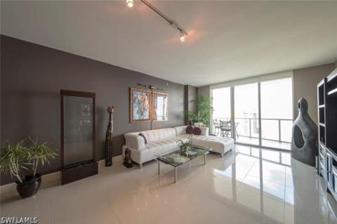 3000 Oasis Grand Blvd 2105, Fort Myers FL - photo 7 of 27
