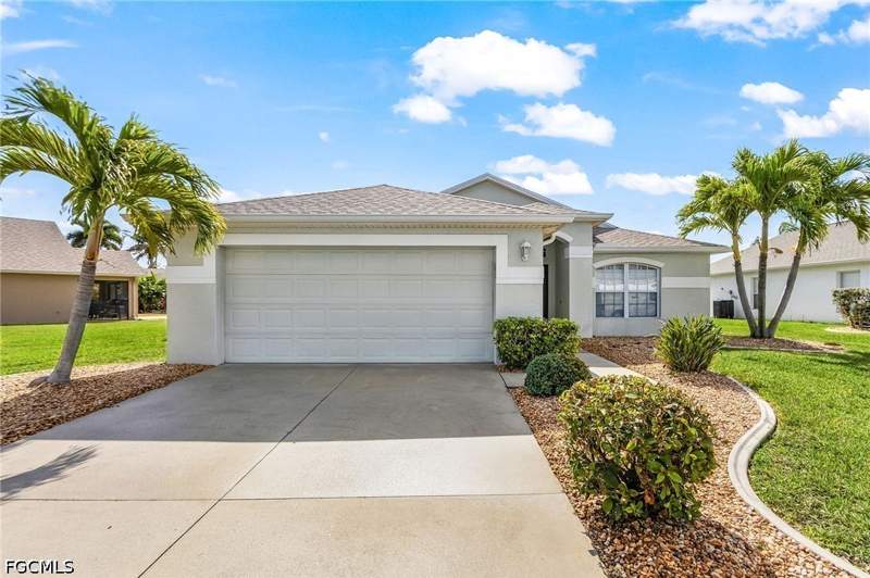 3 bedroom SingleFamilyResidence at 15591 Beach Pebble Way, Beachwalk Isles, Fort Myers — photo 2