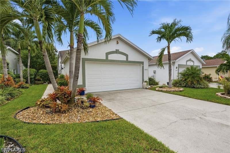 2 bedroom Attached at 5253 Whitten Dr, Villas Of Whittenberg, Naples — photo 4