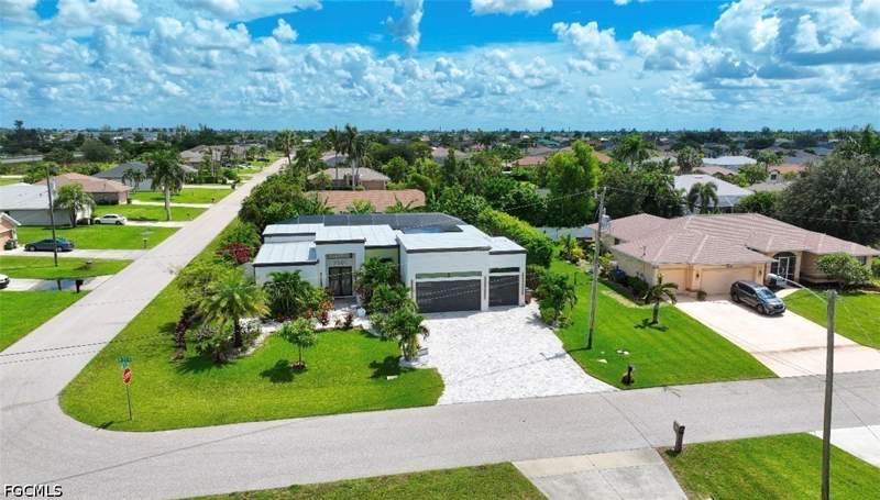 3 bedroom SingleFamilyResidence at 2501 SW 23rd Pl, Cape Coral, Cape Coral — photo 2