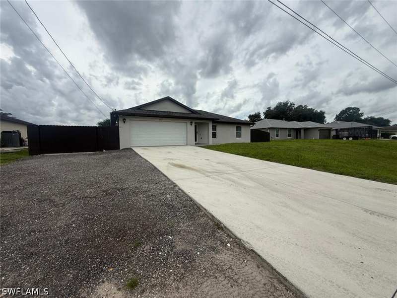 3 bedroom SingleFamilyResidence at 2811 44th St SW, Lehigh Acres, Lehigh Acres — photo 1