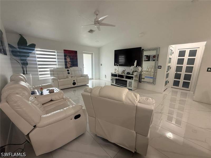 3 bedroom SingleFamilyResidence at 2811 44th St SW, Lehigh Acres, Lehigh Acres — photo 2