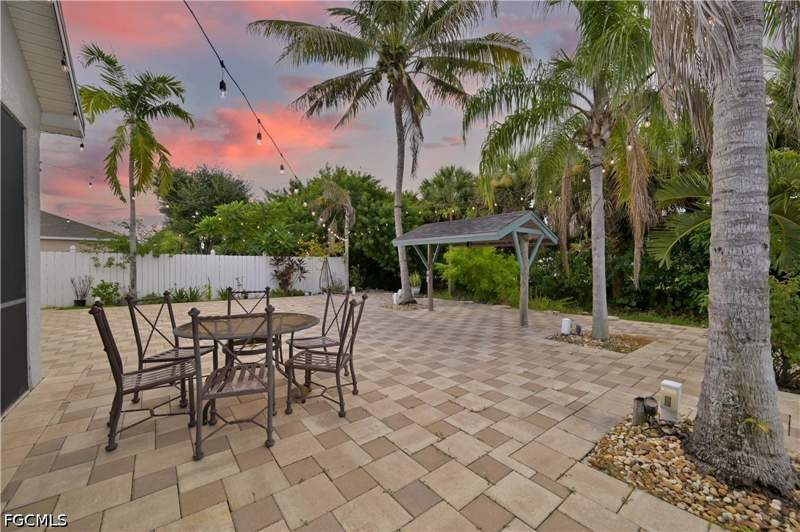 5 bedroom SingleFamilyResidence at 9006 Gladiolus Preserve Cir, Gladiolus Preserve, Fort Myers — photo 3