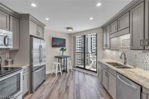 6075 Pelican Bay Blvd 1403, Naples FL - photo 7 of 50