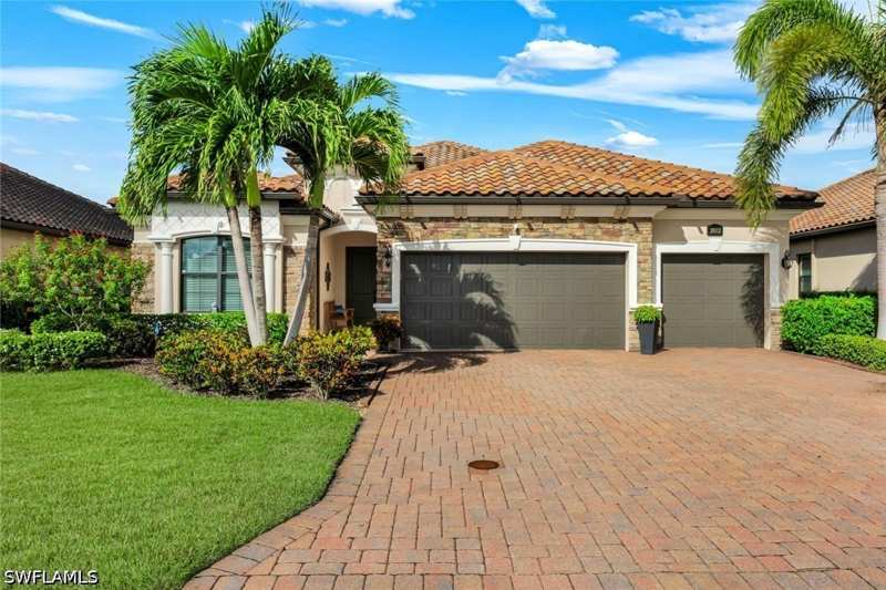4 bedroom SingleFamilyResidence at 28112 Kerry Ct, Bonita National Golf And Country Club, Bonita Springs — photo 1