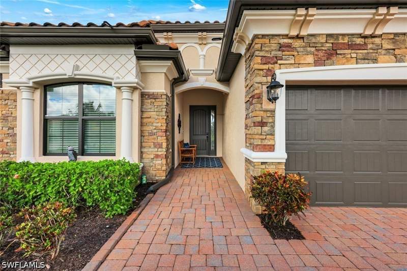 4 bedroom SingleFamilyResidence at 28112 Kerry Ct, Bonita National Golf And Country Club, Bonita Springs — photo 2