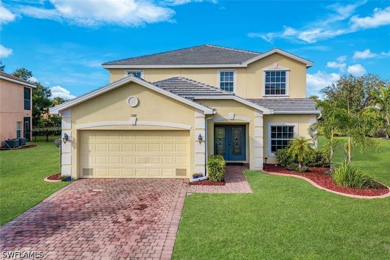 5 bedroom SingleFamilyResidence at 2201 Cape Heather Cir, Heatherwood Lakes, Cape Coral — photo 2