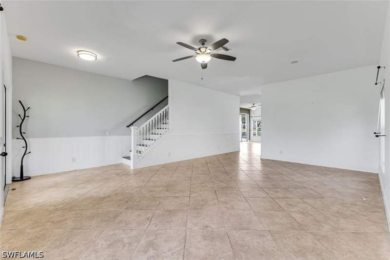 5 bedroom SingleFamilyResidence at 2201 Cape Heather Cir, Heatherwood Lakes, Cape Coral — photo 4