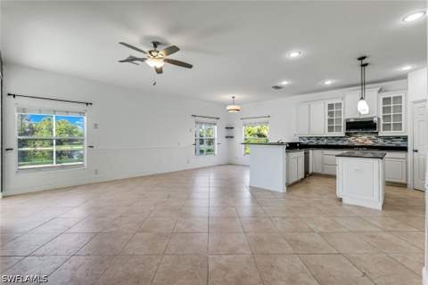 2201 Cape Heather Cir, Cape Coral FL - photo 7 of 33