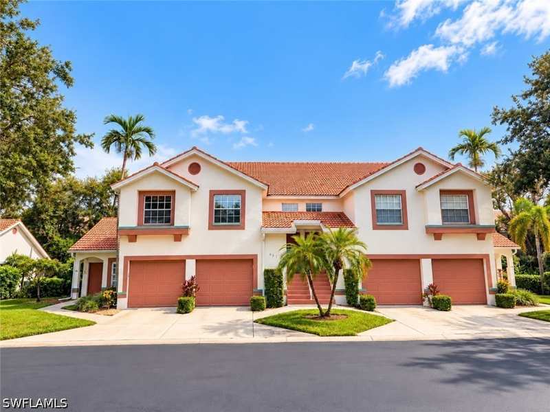 3 bedroom Condominium at 517 Windsor Sq 201, Windsor Place, Naples — photo 1