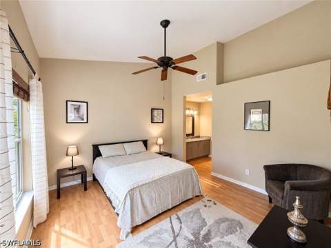 517 Windsor Sq 201, Naples FL - photo 12 of 24