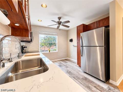 517 Windsor Sq 201, Naples FL - photo 7 of 24