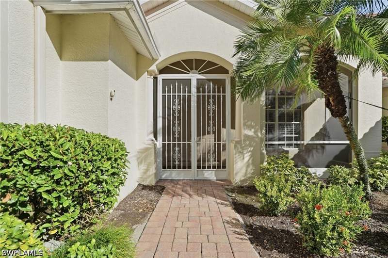 4 bedroom SingleFamilyResidence at 11000 Mahogany Run, Walden Lakes, Fort Myers — photo 3