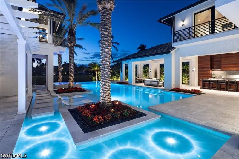 6 bedroom SingleFamilyResidence at 616 Bougainvillea Rd, Olde Naples, Naples — photo 4