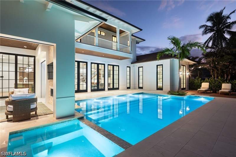 5 bedroom SingleFamilyResidence at 501 7th Ave N, Olde Naples, Naples — photo 2