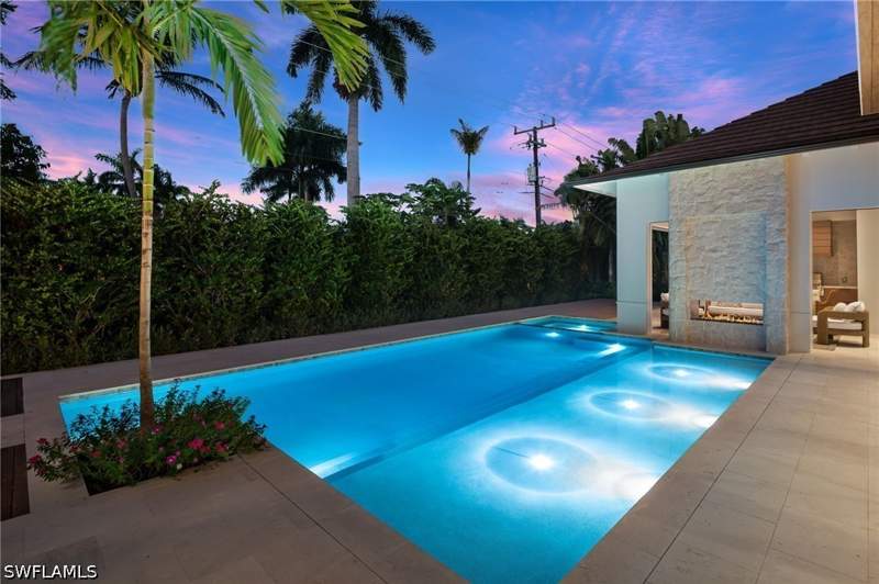 5 bedroom SingleFamilyResidence at 501 7th Ave N, Olde Naples, Naples — photo 3