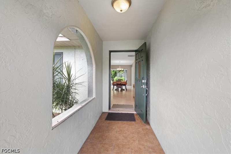 2 bedroom SingleFamilyResidence at 1403 SE 27th St, Cape Coral, Cape Coral — photo 1