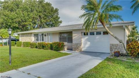 401 Parkside St, Lehigh Acres FL - photo 11 of 28