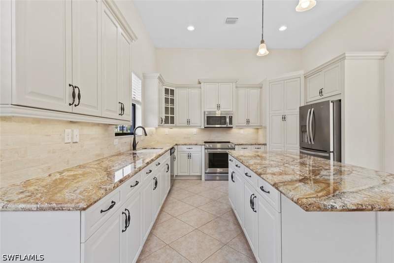 4 bedroom SingleFamilyResidence at 5453 Ferrari Ave, Maple Ridge, Ave Maria — photo 5