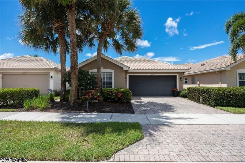 2 bedroom SingleFamilyResidence at 2065 Painted Palm Dr, Saturnia Lakes, Naples — photo 2
