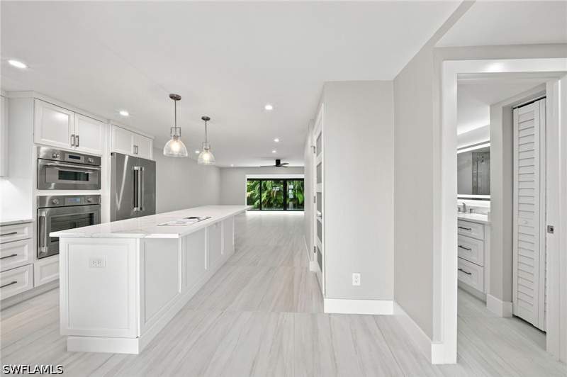 2 bedroom Condominium at 990 8th St S 1C, Cardinal Court, Naples — photo 2
