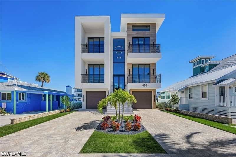 6 bedroom SingleFamilyResidence at 455 Palermo Cir, Venetian Gardens, Fort Myers Beach — photo 1