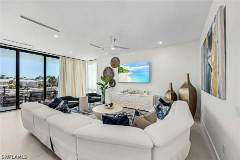 455 Palermo Cir, Fort Myers Beach FL - photo 8 of 49
