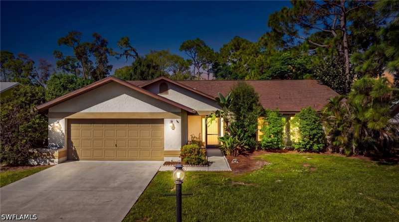 3 bedroom SingleFamilyResidence at 19112 Pine Run Ln, Pine Run, Fort Myers — photo 1