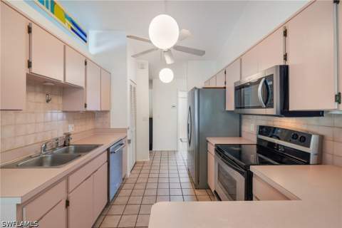 19112 Pine Run Ln, Fort Myers FL - photo 9 of 41